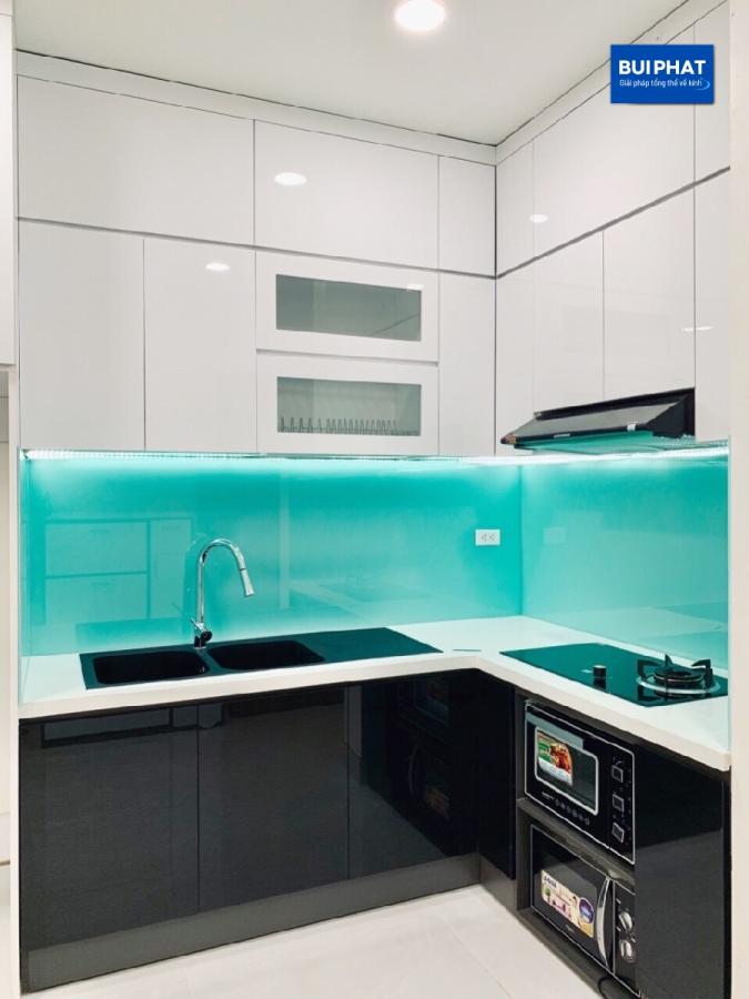 Kính ốp bếp màu xanh ngọc