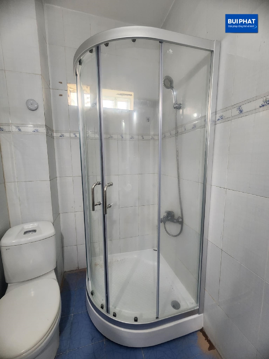 Bồn tắm đứng mini