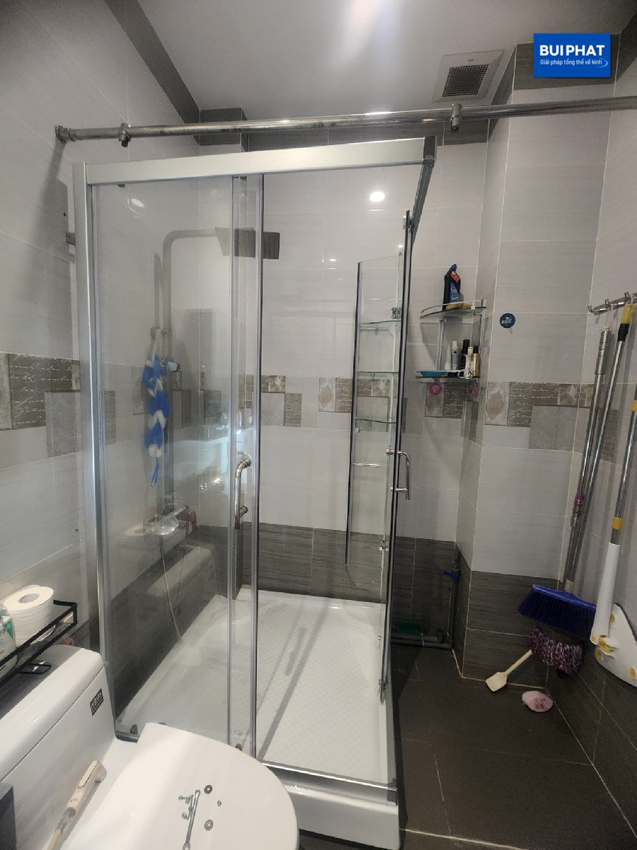 Bồn tắm đứng toto