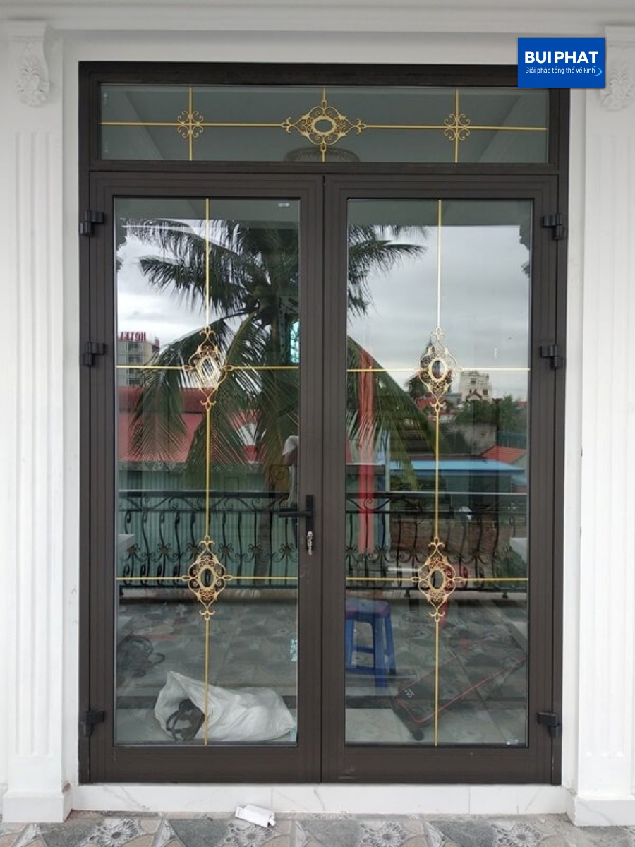 Mẫu cửa thông phòng nhôm kính đẹp
