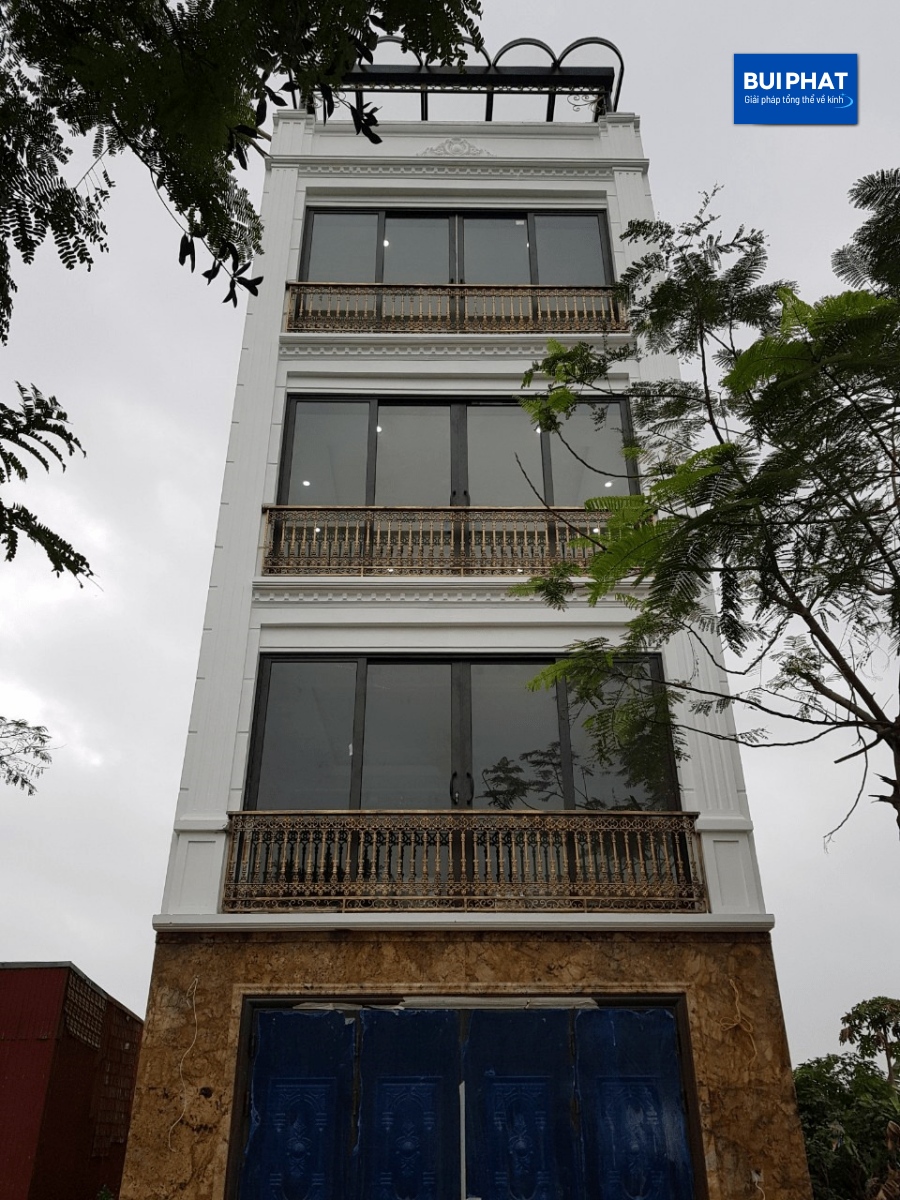 Mẫu cửa nhôm kính cửa chính