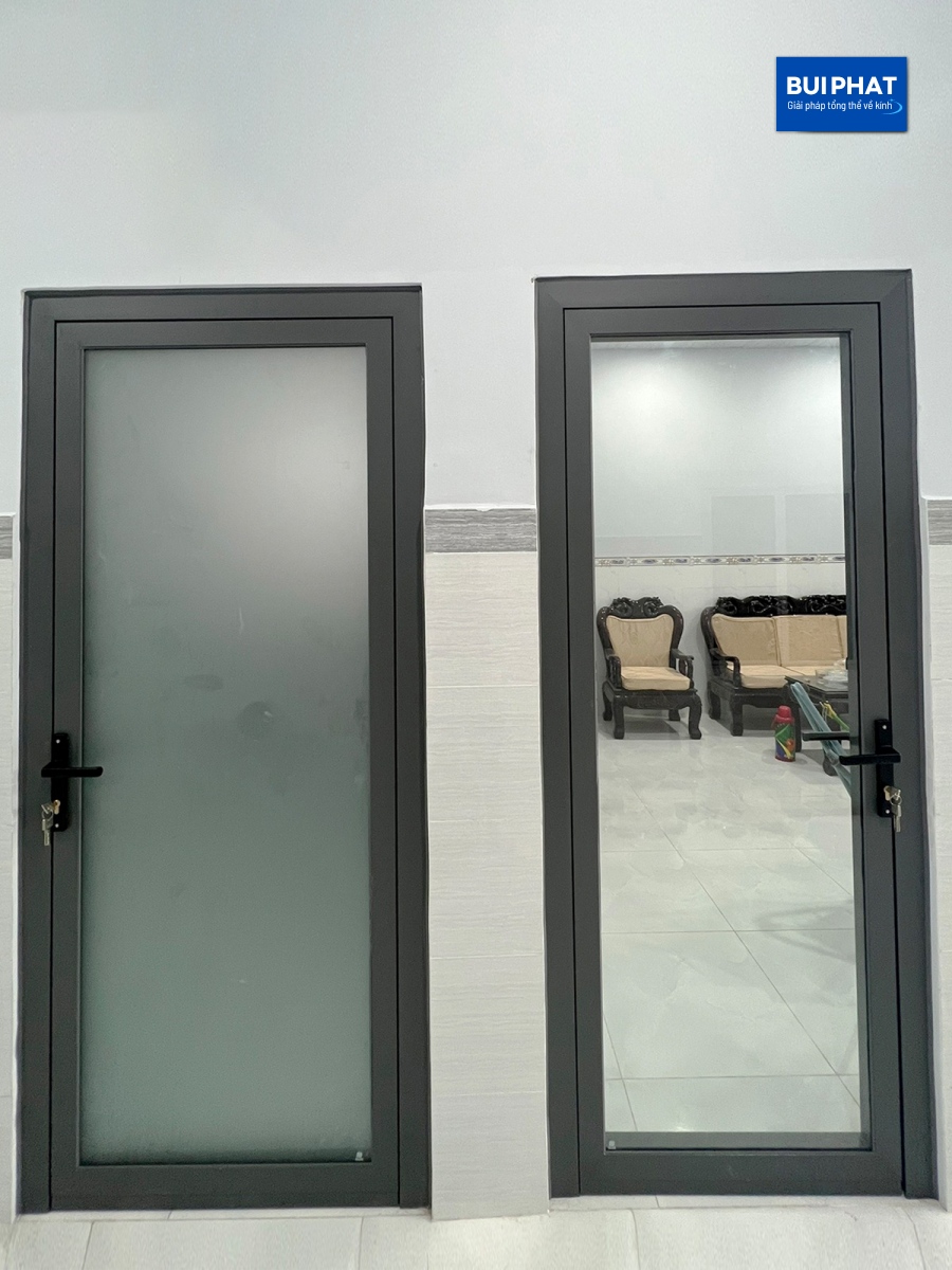 Cửa kính cường lực khung nhôm