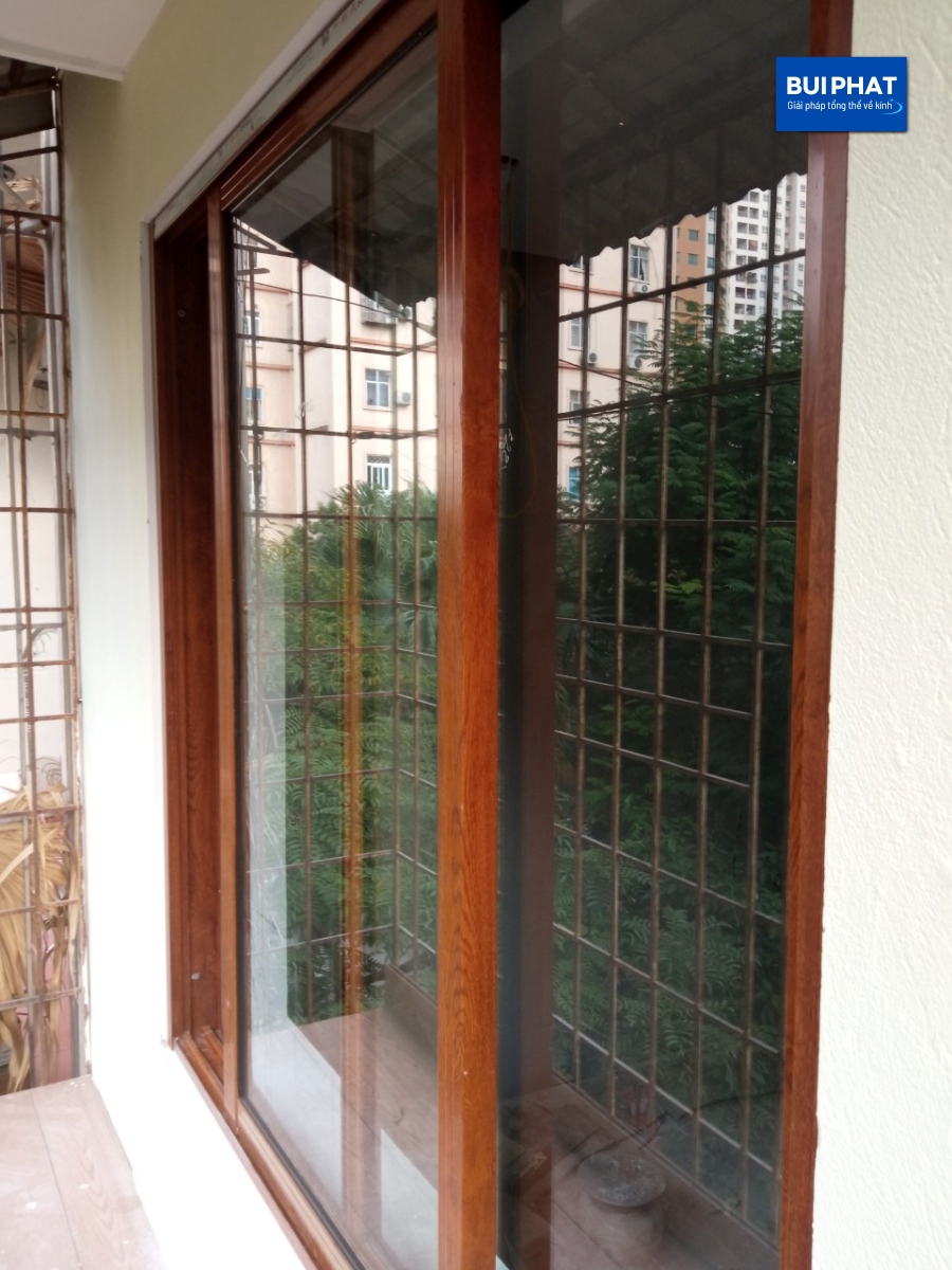 Cửa nhôm kính vân gỗ