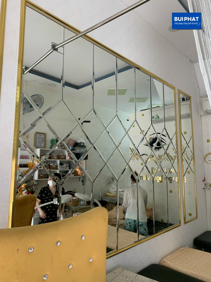 gương trang trí ốp tường