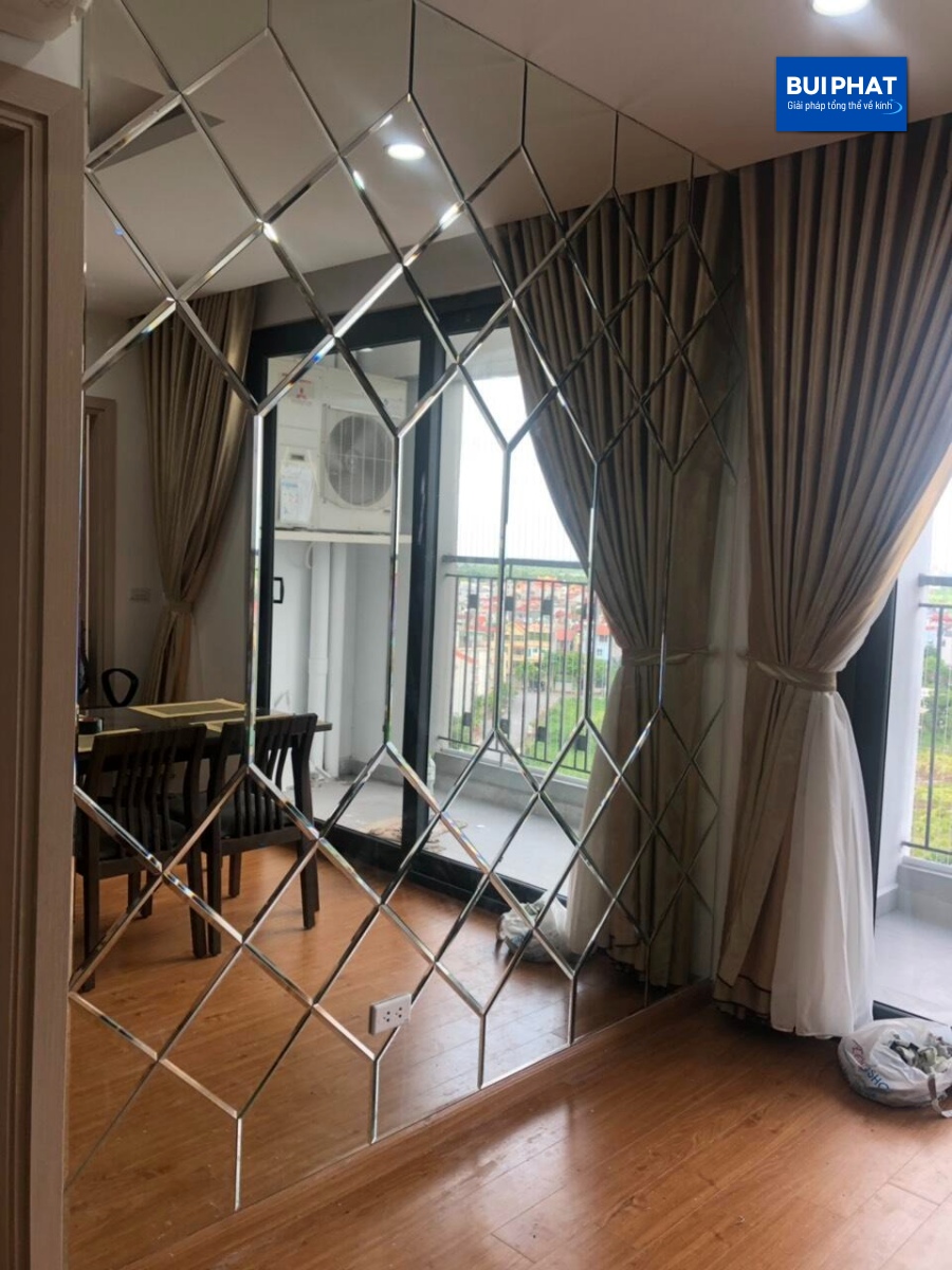 gương ốp tường trang trí