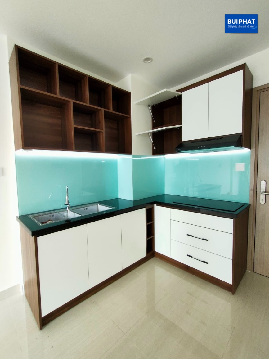 Mẫu kính bếp kim sa trắng xanh đẹp