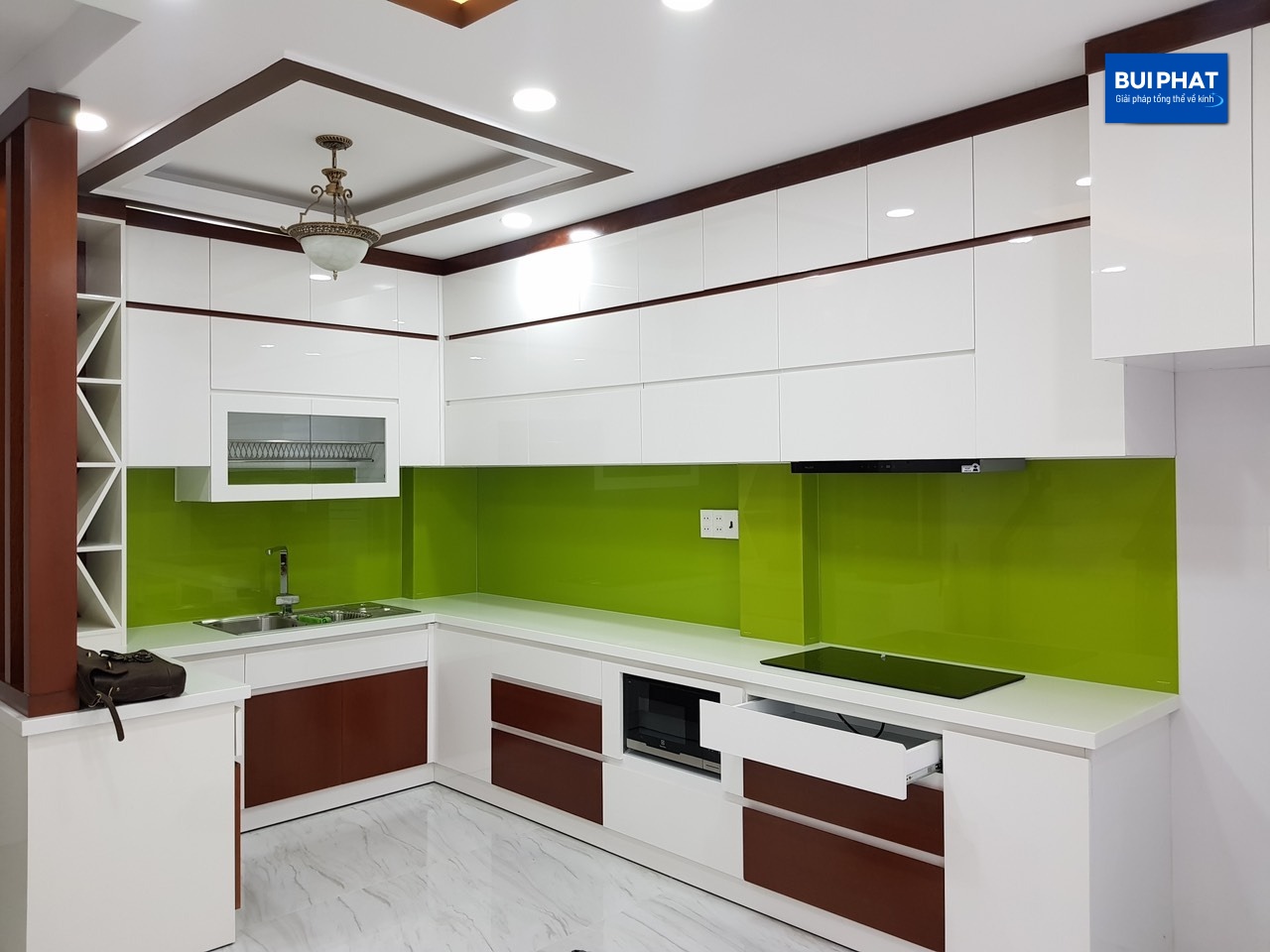 Kính bếp màu xanh lá cây