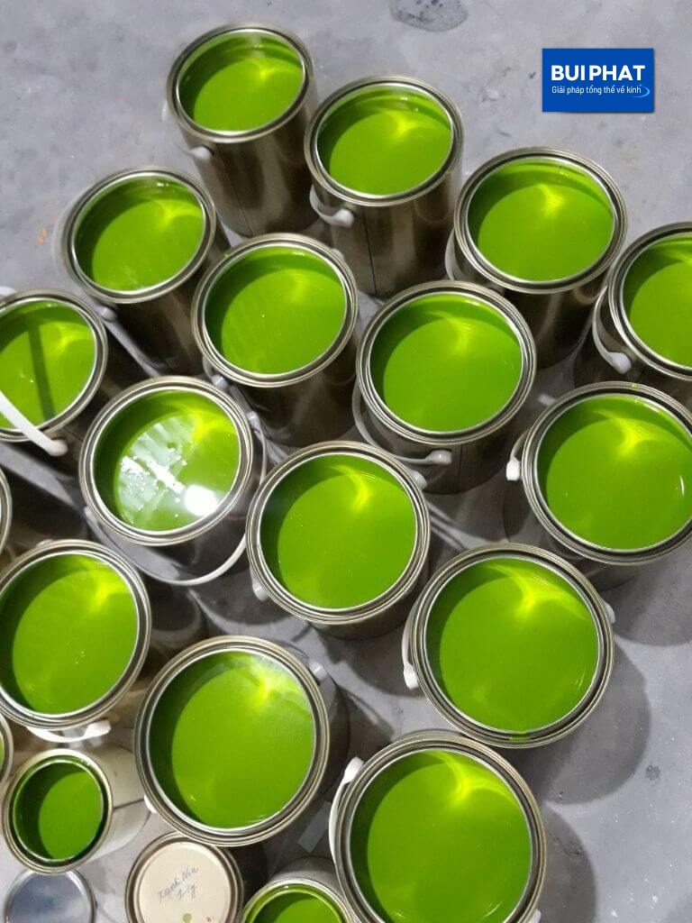 Kính ốp bếp màu xanh lá mạ