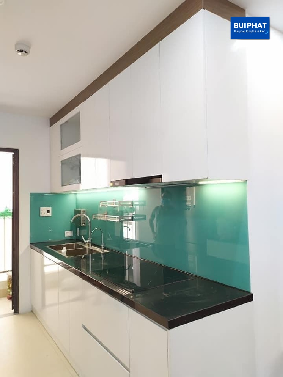 Kính ốp bếp xanh ngọc
