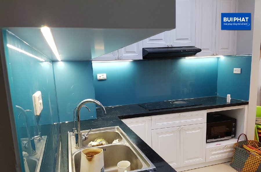 Kính bếp xanh da trời