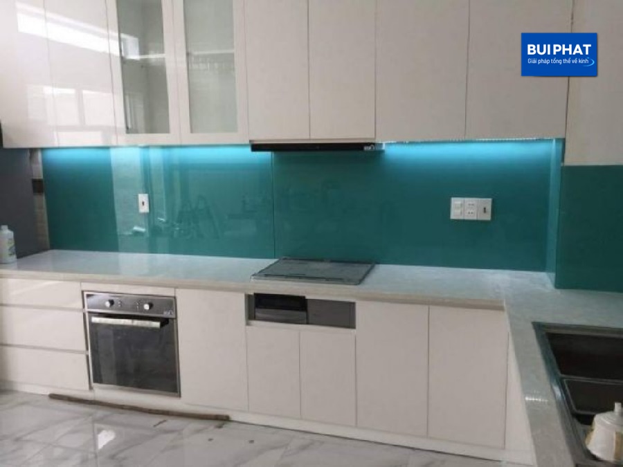 Kính bếp cường lực màu xanh mint