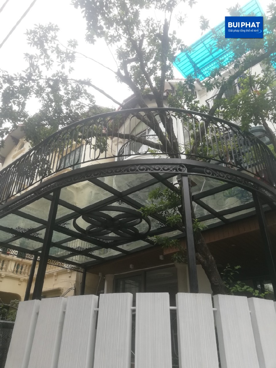 Làm mái kính cường lực