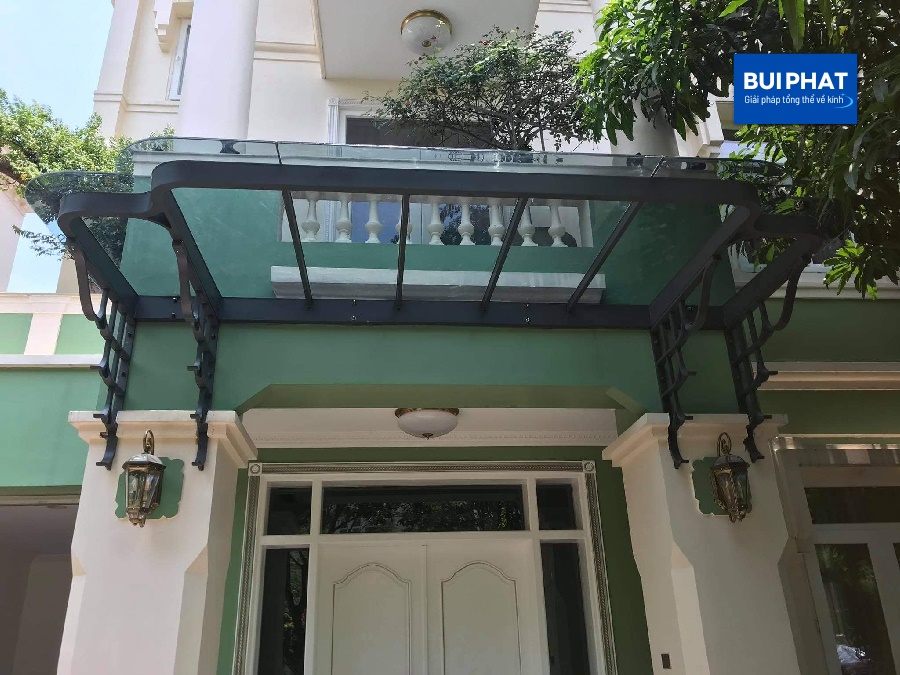 Kính cường lực làm mái nhà