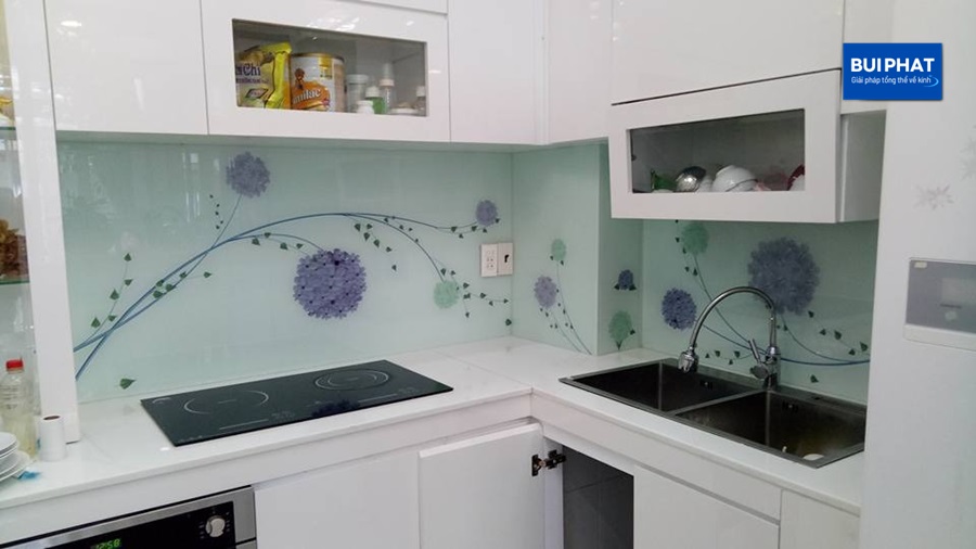 kính ốp bếp 3d