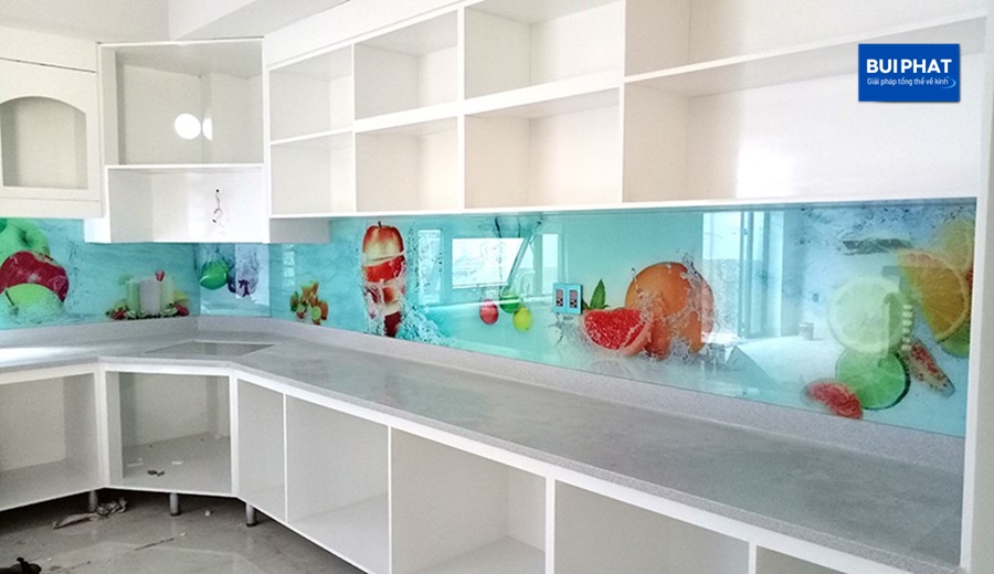 kính ốp bếp hoa văn 3d