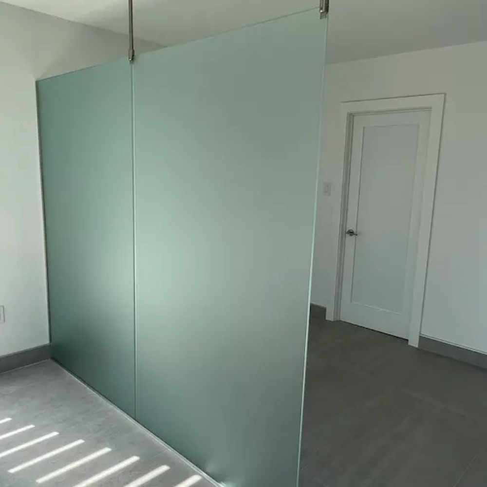 vách kính mờ phòng tắm không cửa